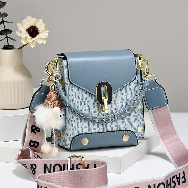 Small Square Crossbody Bag for Summer Outfits product view 4